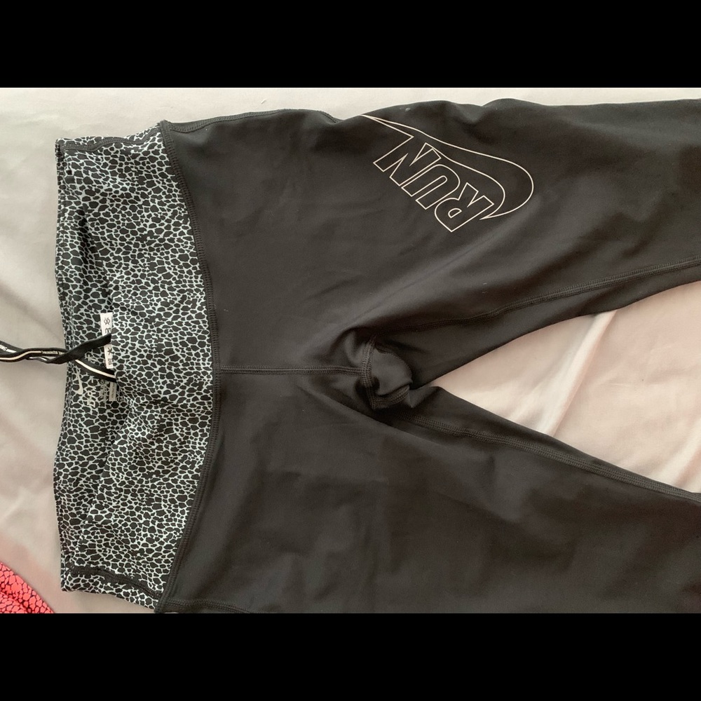 Nike RUN crops